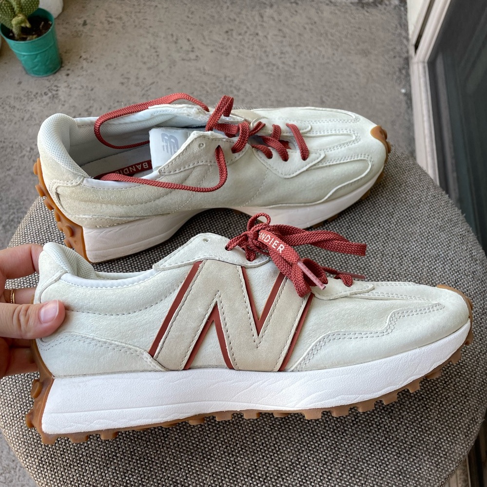 New Balance x Bandier 327 <LIKE NEW>